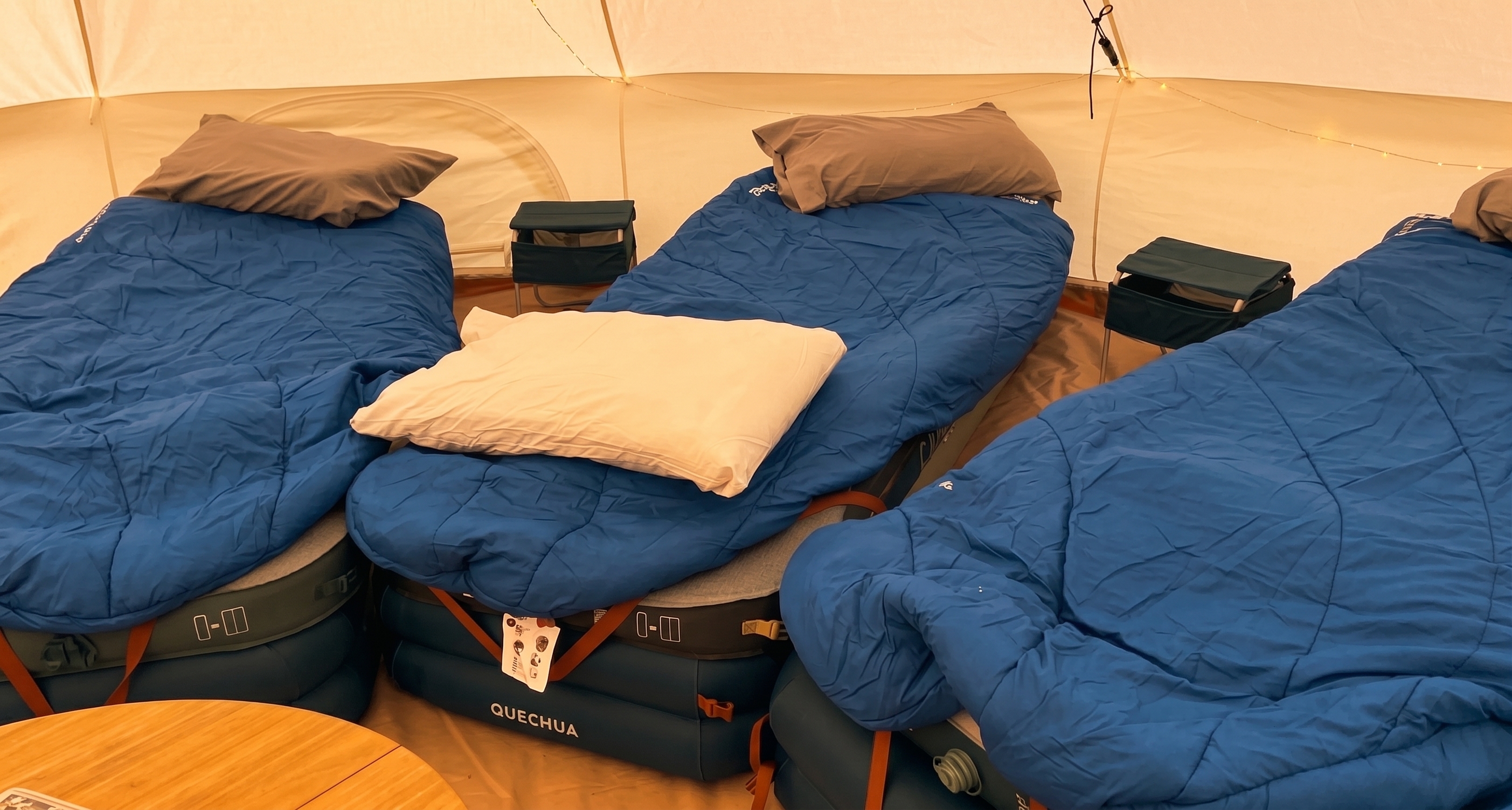 Close-up of Deluxe Quechua airframes, bags and night stands